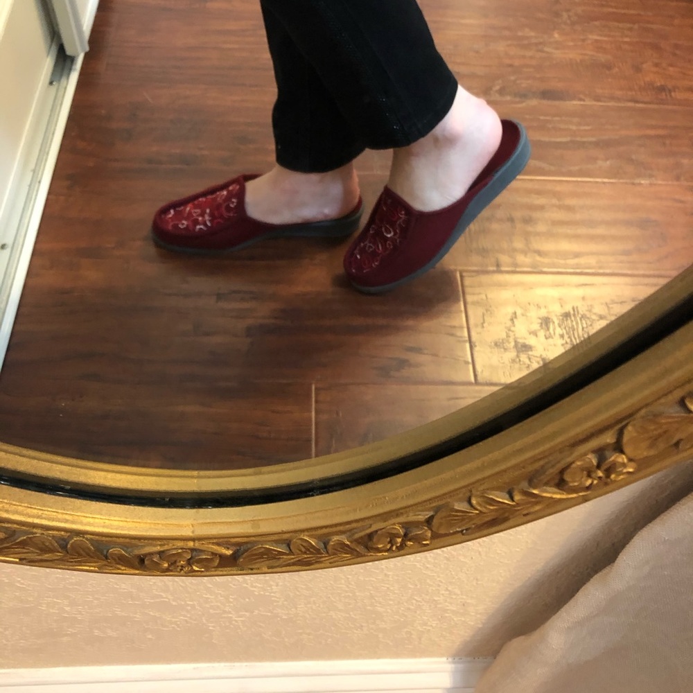 Beautiful floral shoes! - Picture 8 of 10